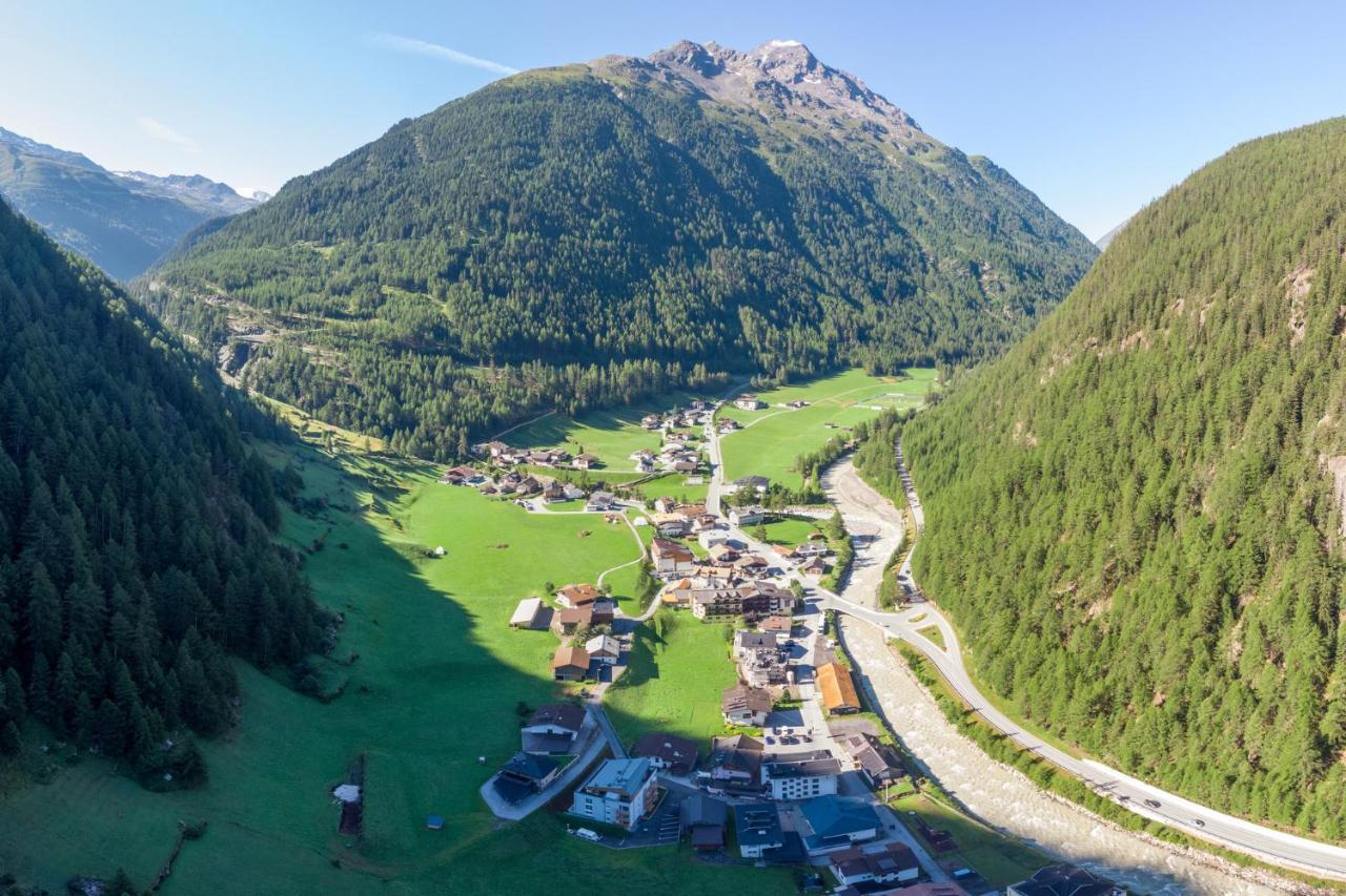Garni Ötztal Hotell Sölden Exteriör bild